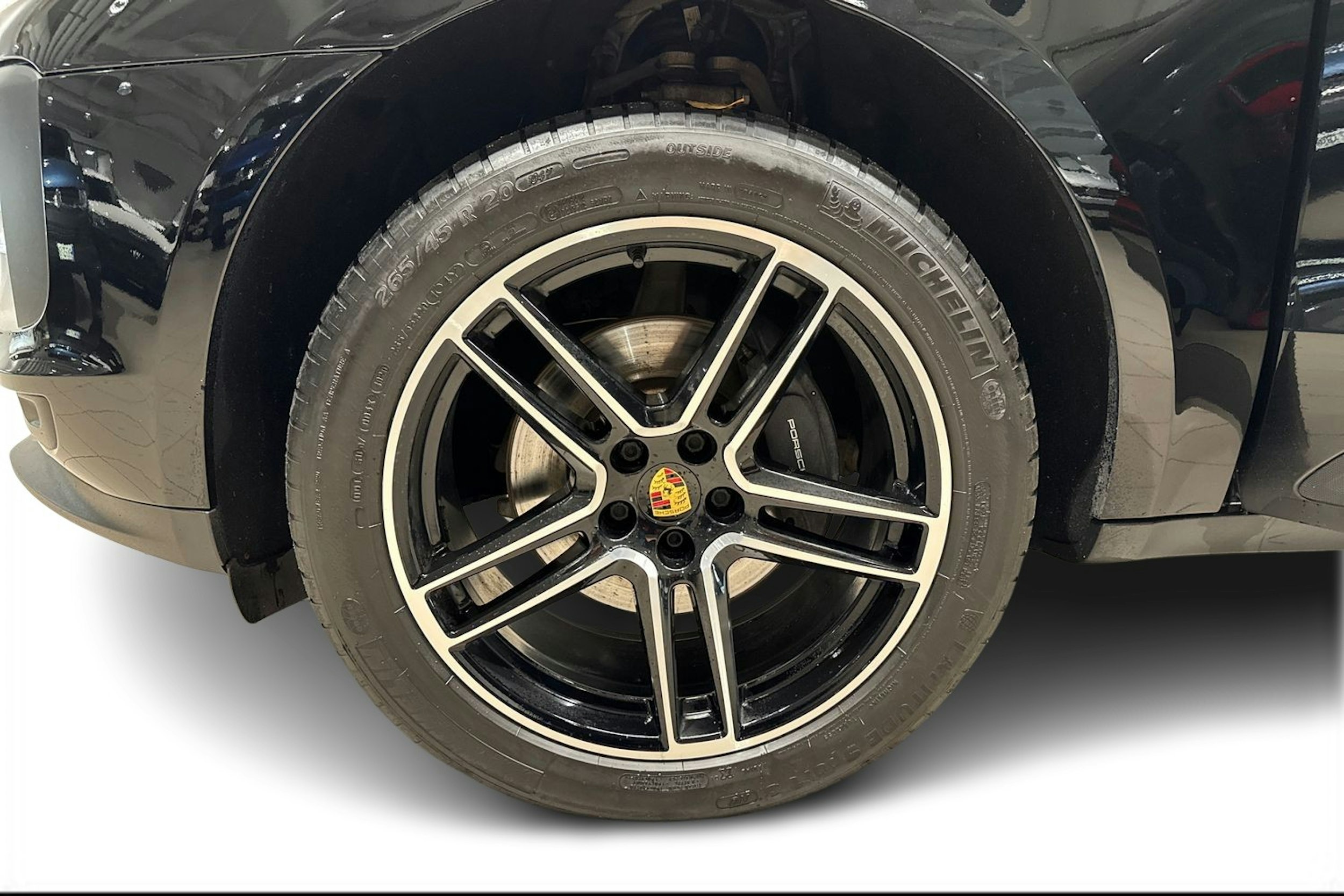 Musta Porsche Macan 2021 kuva 9.