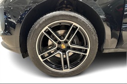 Musta Porsche Macan 2021 kuva 9.