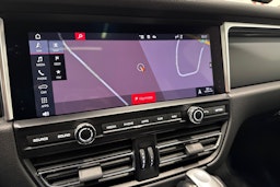 Musta Porsche Macan 2021 kuva 17.