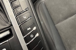 Musta Porsche Macan 2021 kuva 20.