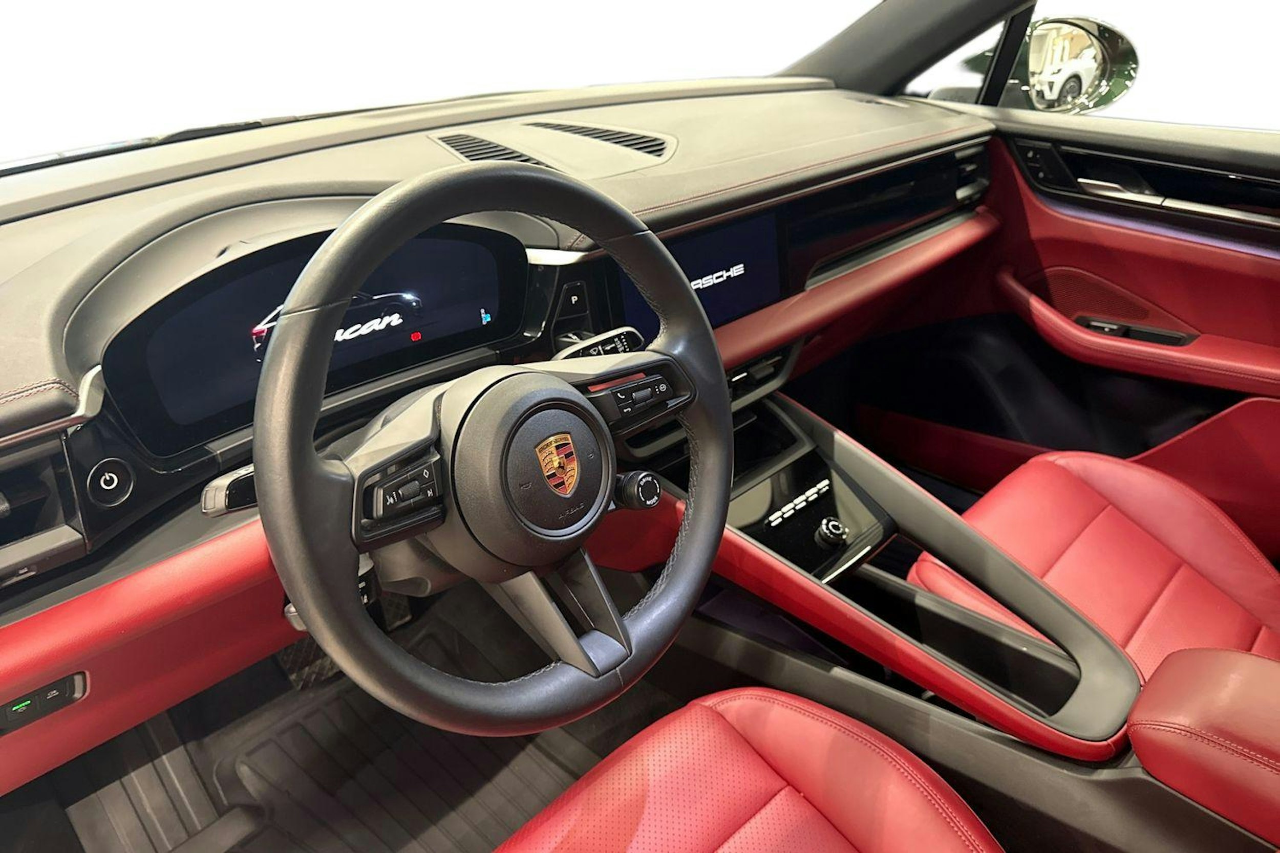 vihreä Porsche Macan 2024 kuva 6.