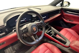 vihreä Porsche Macan 2024 kuva 6.