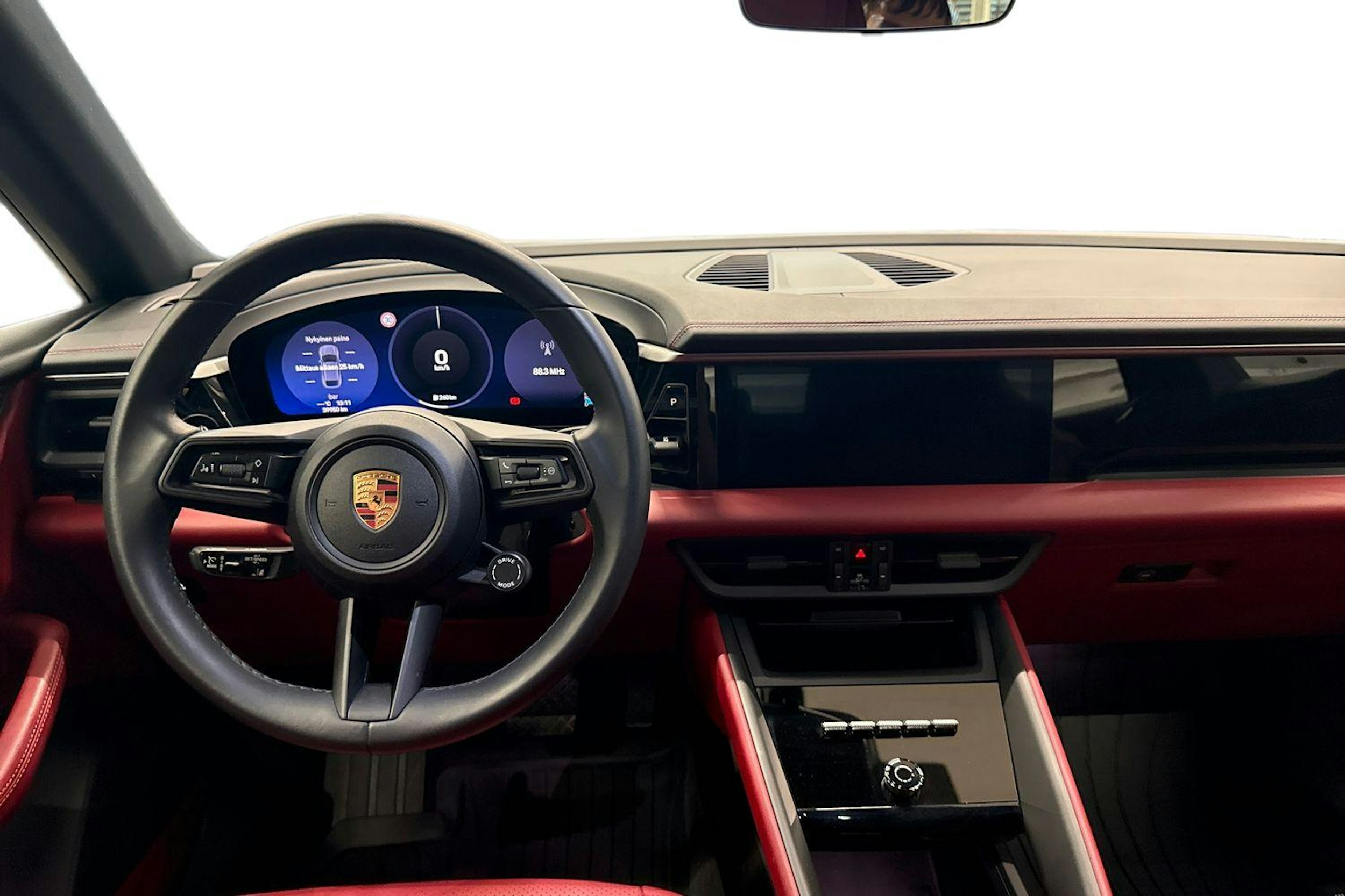 vihreä Porsche Macan 2024 kuva 7.