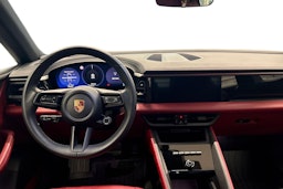 vihreä Porsche Macan 2024 kuva 7.