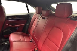 vihreä Porsche Macan 2024 kuva 8.