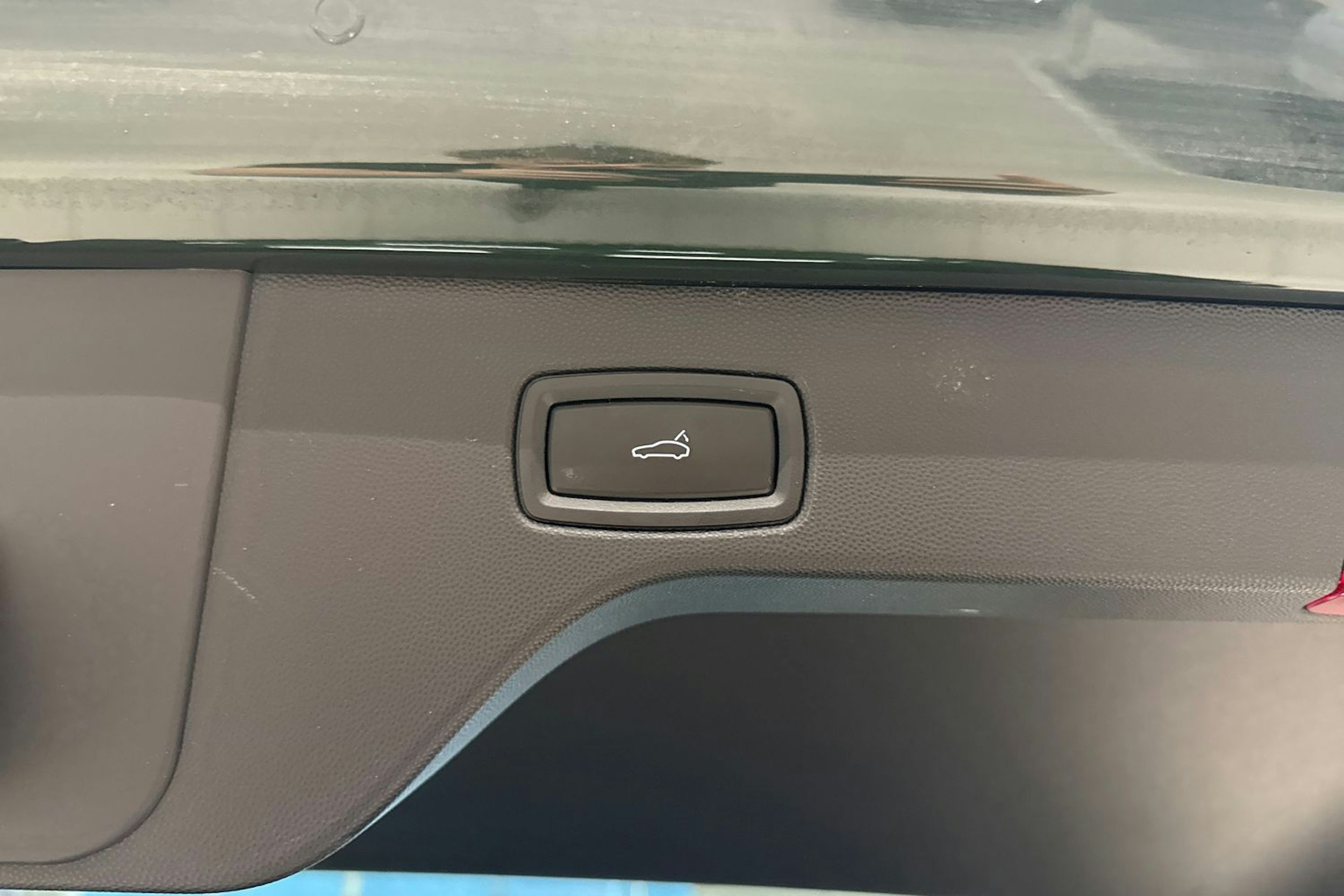 vihreä Porsche Macan 2024 kuva 14.