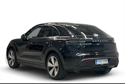 Musta Porsche Macan 2024 kuva 2.