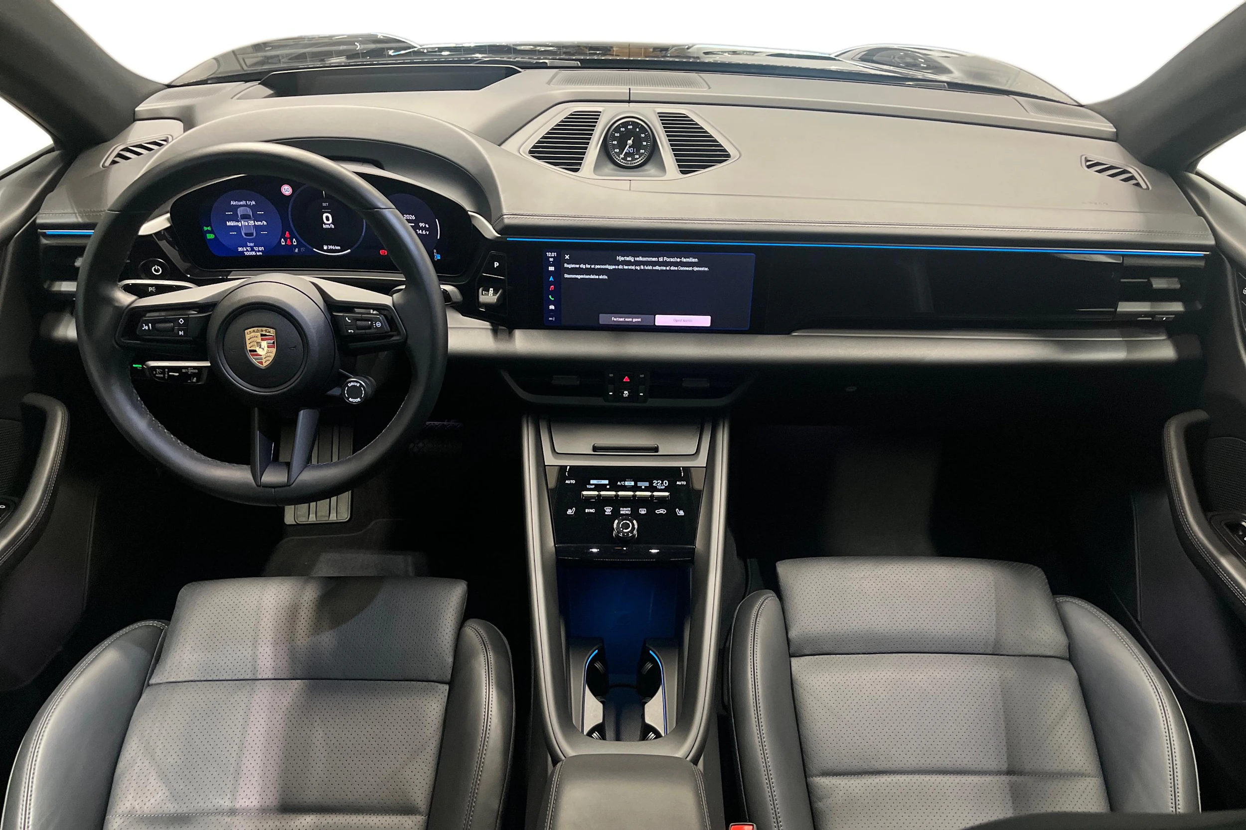 Musta Porsche Macan 2024 kuva 7.