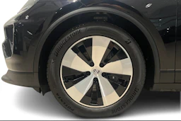 Musta Porsche Macan 2024 kuva 9.