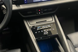 Musta Porsche Macan 2024 kuva 11.