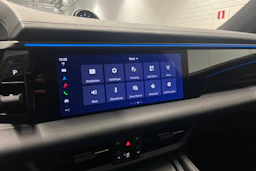 Musta Porsche Macan 2024 kuva 13.