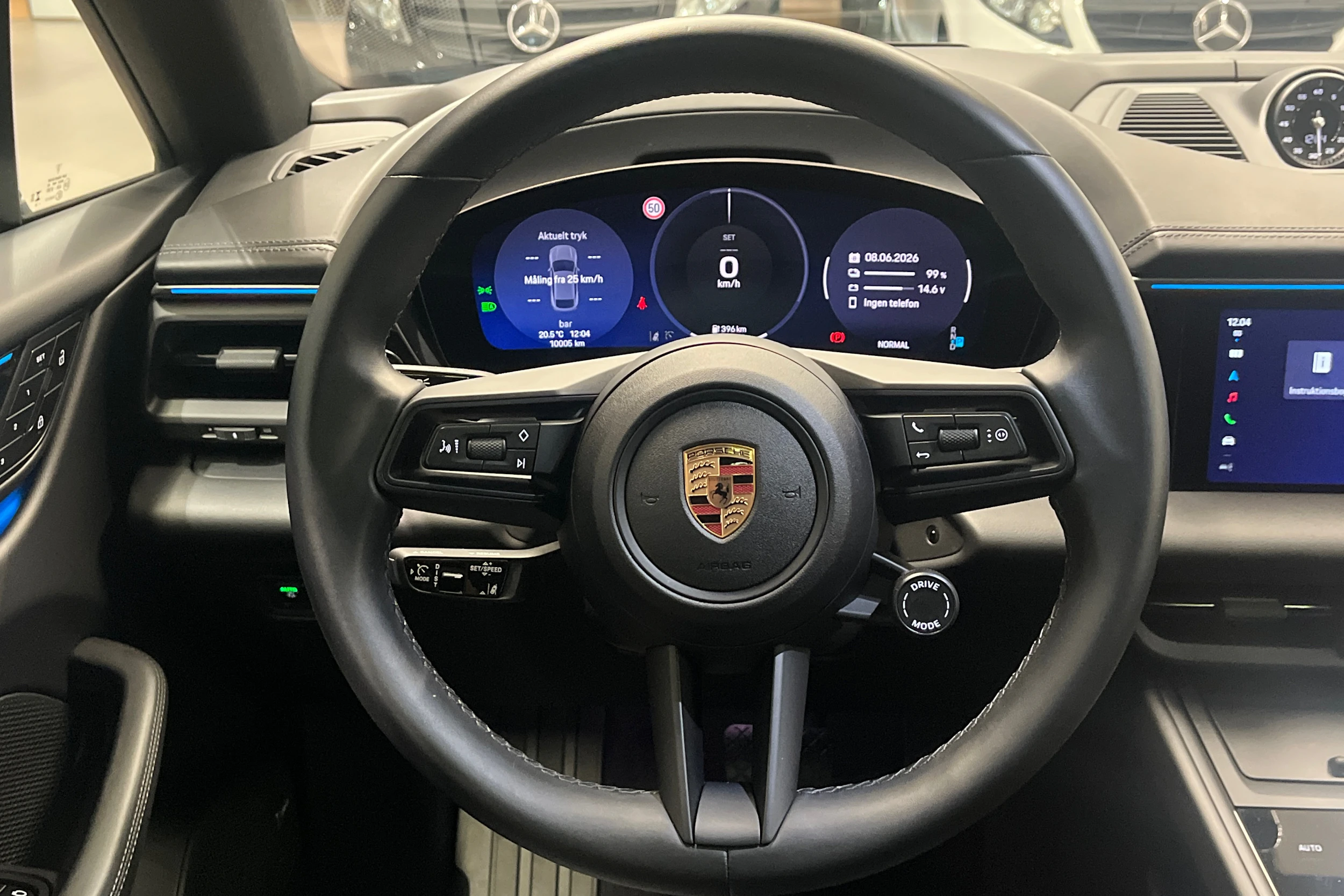 Musta Porsche Macan 2024 kuva 15.