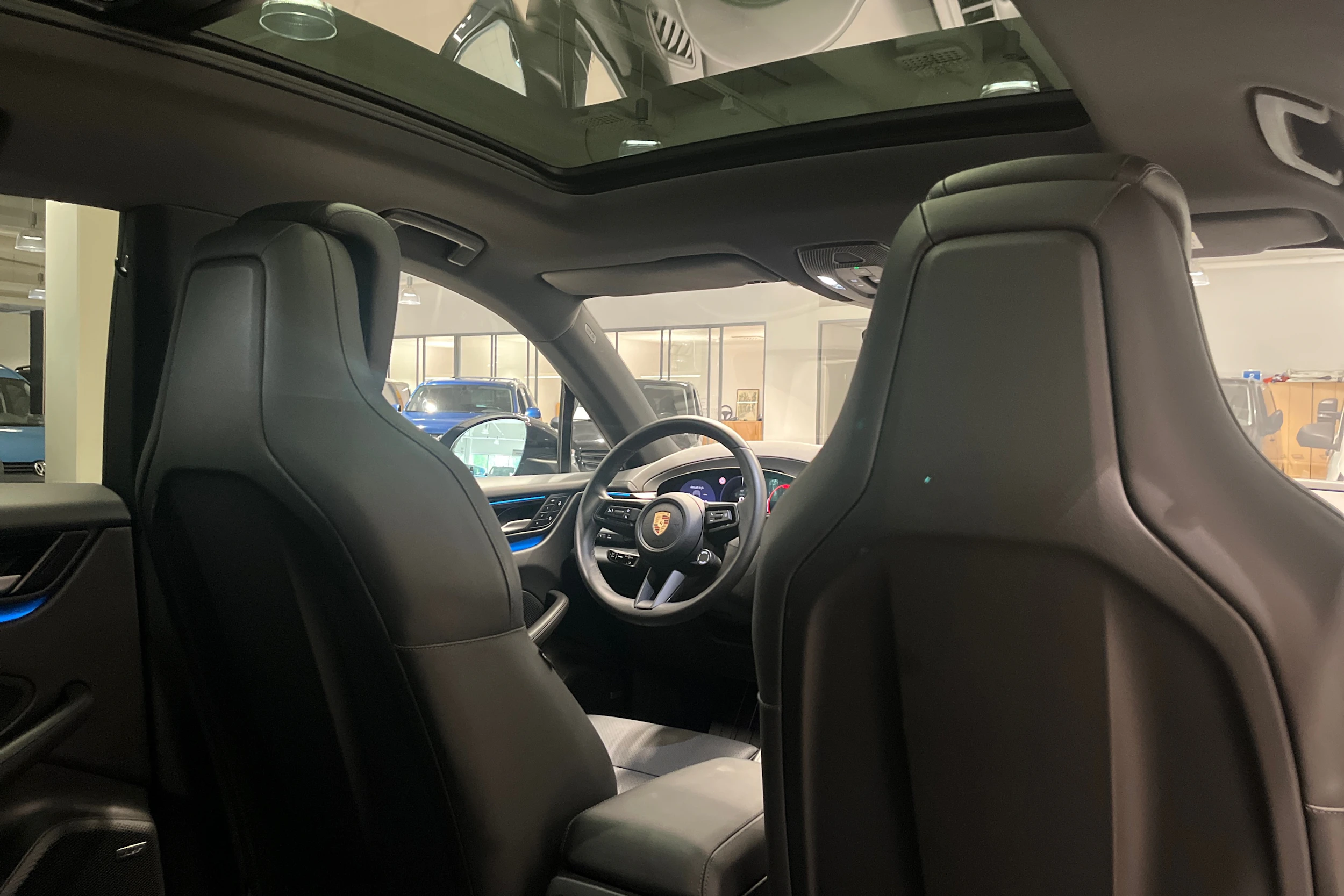 Musta Porsche Macan 2024 kuva 22.