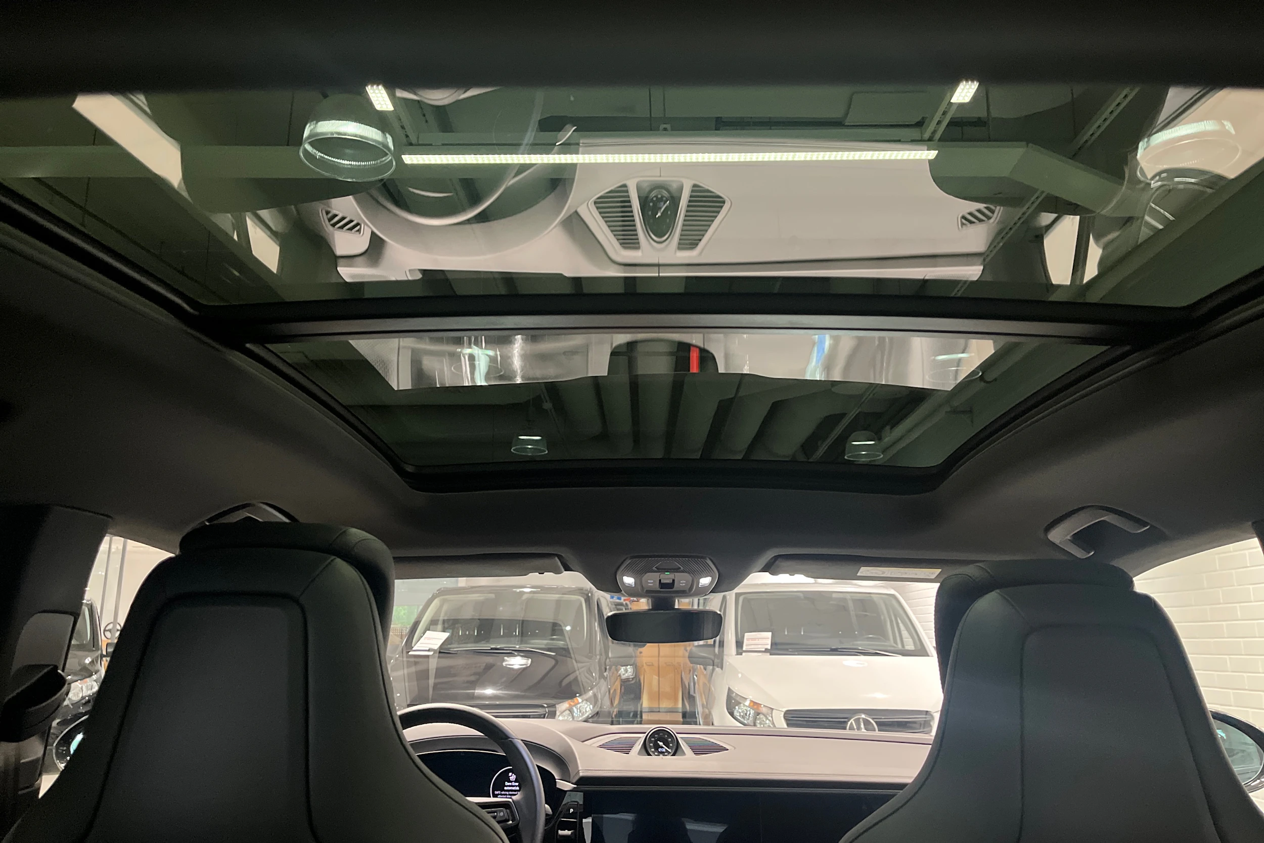 Musta Porsche Macan 2024 kuva 24.