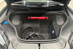 Musta Porsche Macan 2024 kuva 26.
