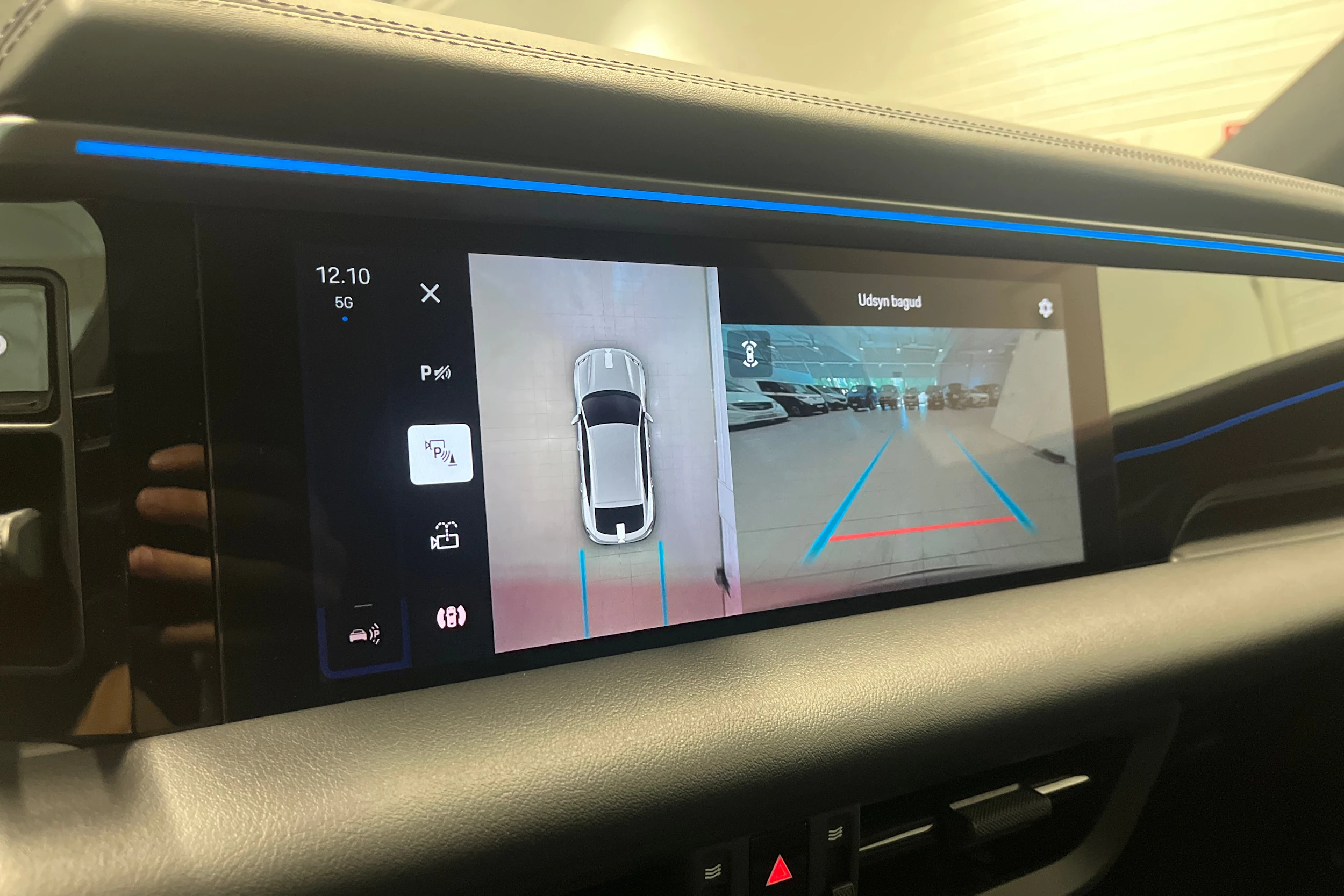 Musta Porsche Macan 2024 kuva 27.