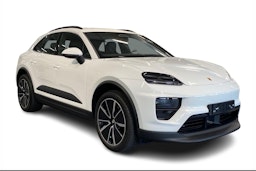 valkoinen Porsche Macan 2024 kuva 1.
