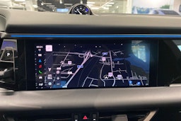 valkoinen Porsche Macan 2024 kuva 15.