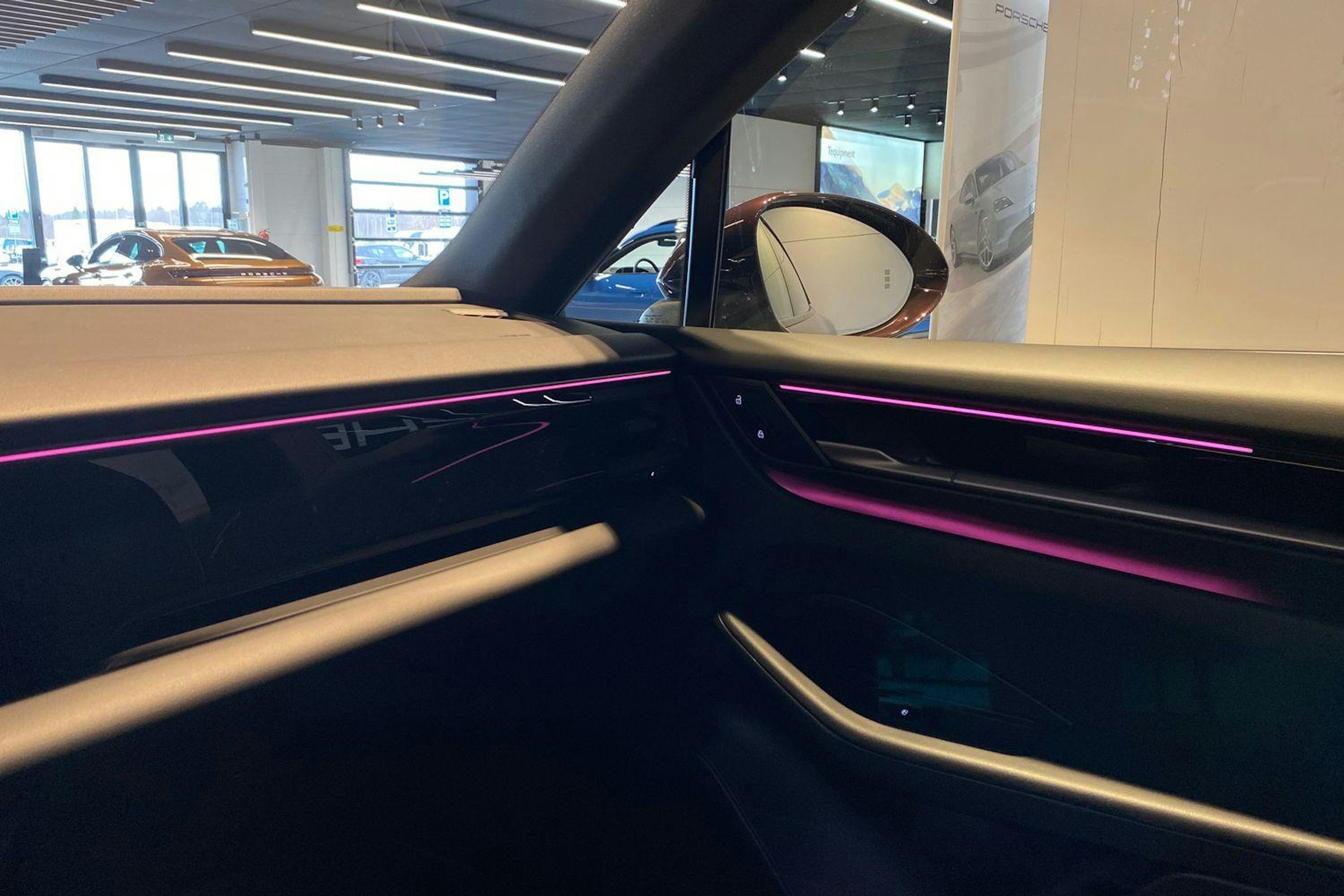 ruskea (beige) Porsche Macan 2024 kuva 14.