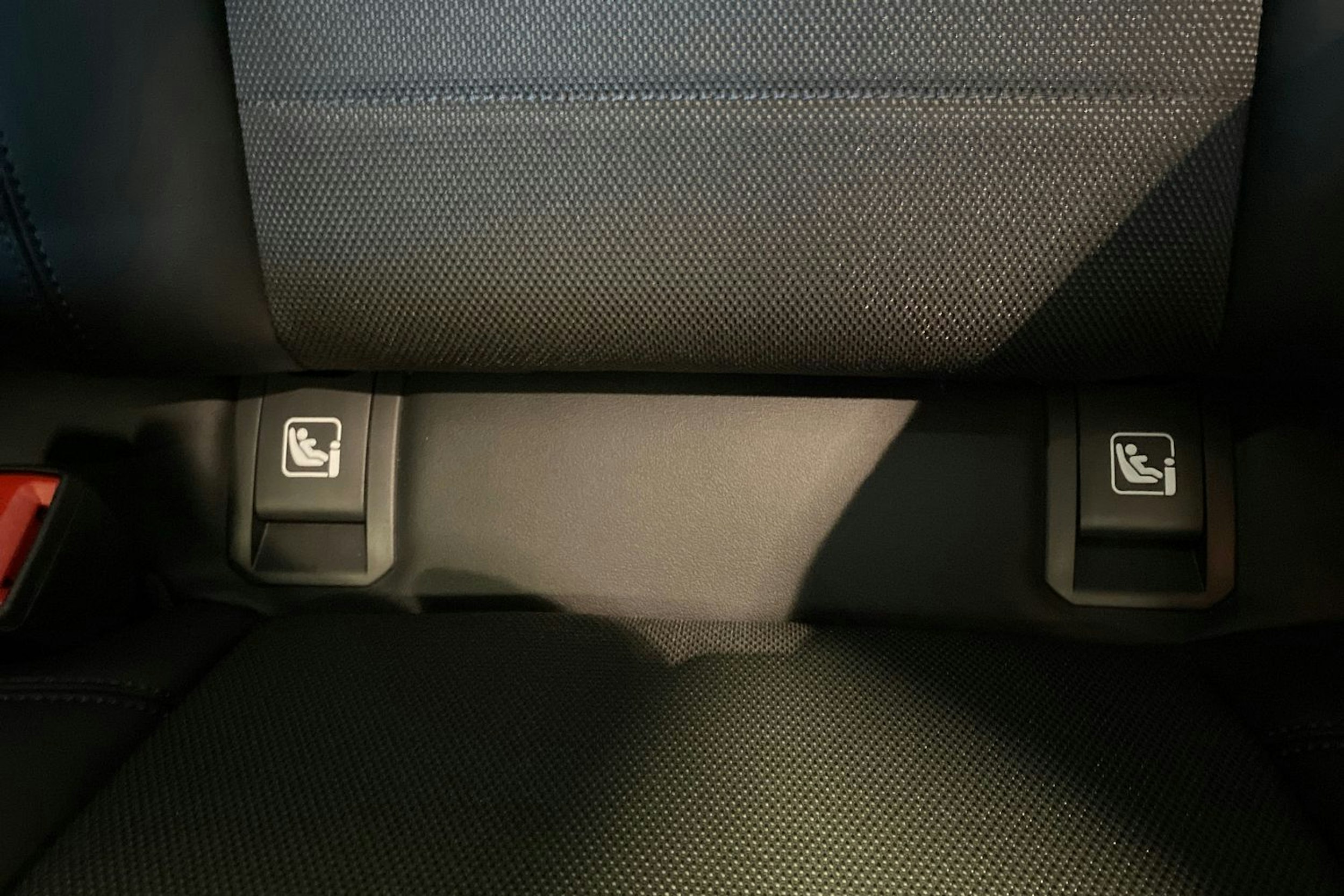 ruskea (beige) Porsche Macan 2024 kuva 19.