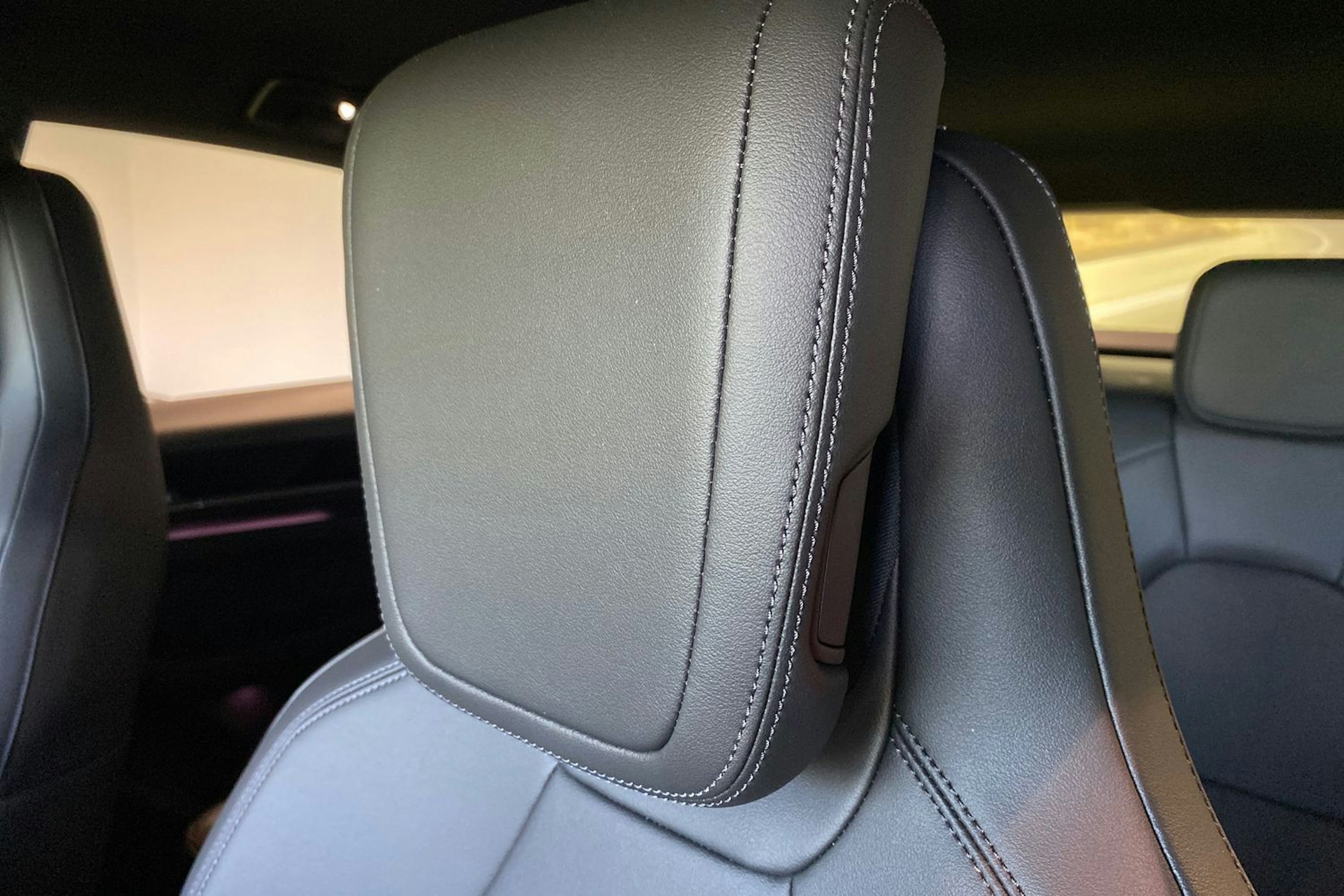 ruskea (beige) Porsche Macan 2024 kuva 20.
