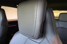 ruskea (beige) Porsche Macan 2024 kuva 20.