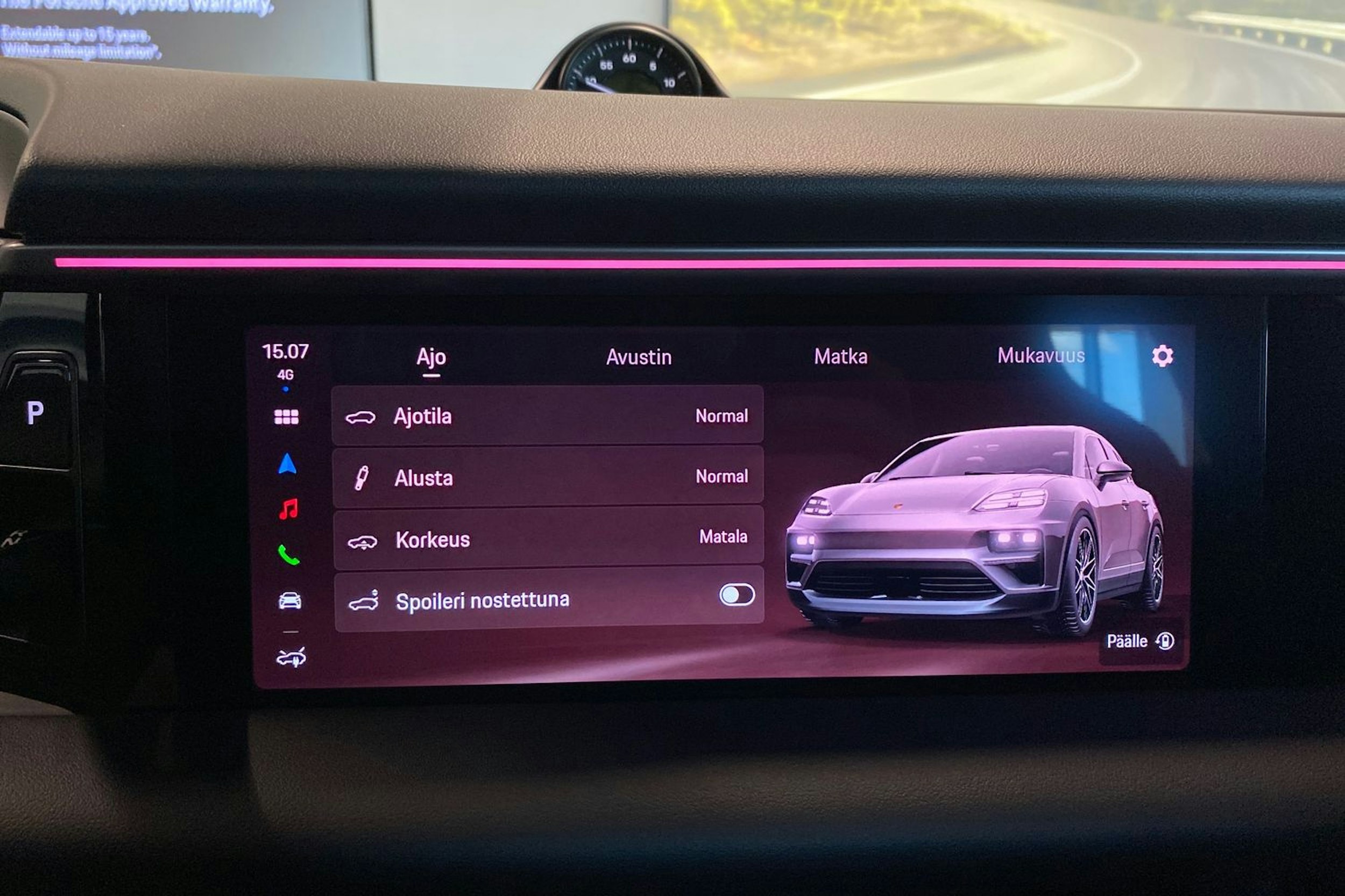 ruskea (beige) Porsche Macan 2024 kuva 26.
