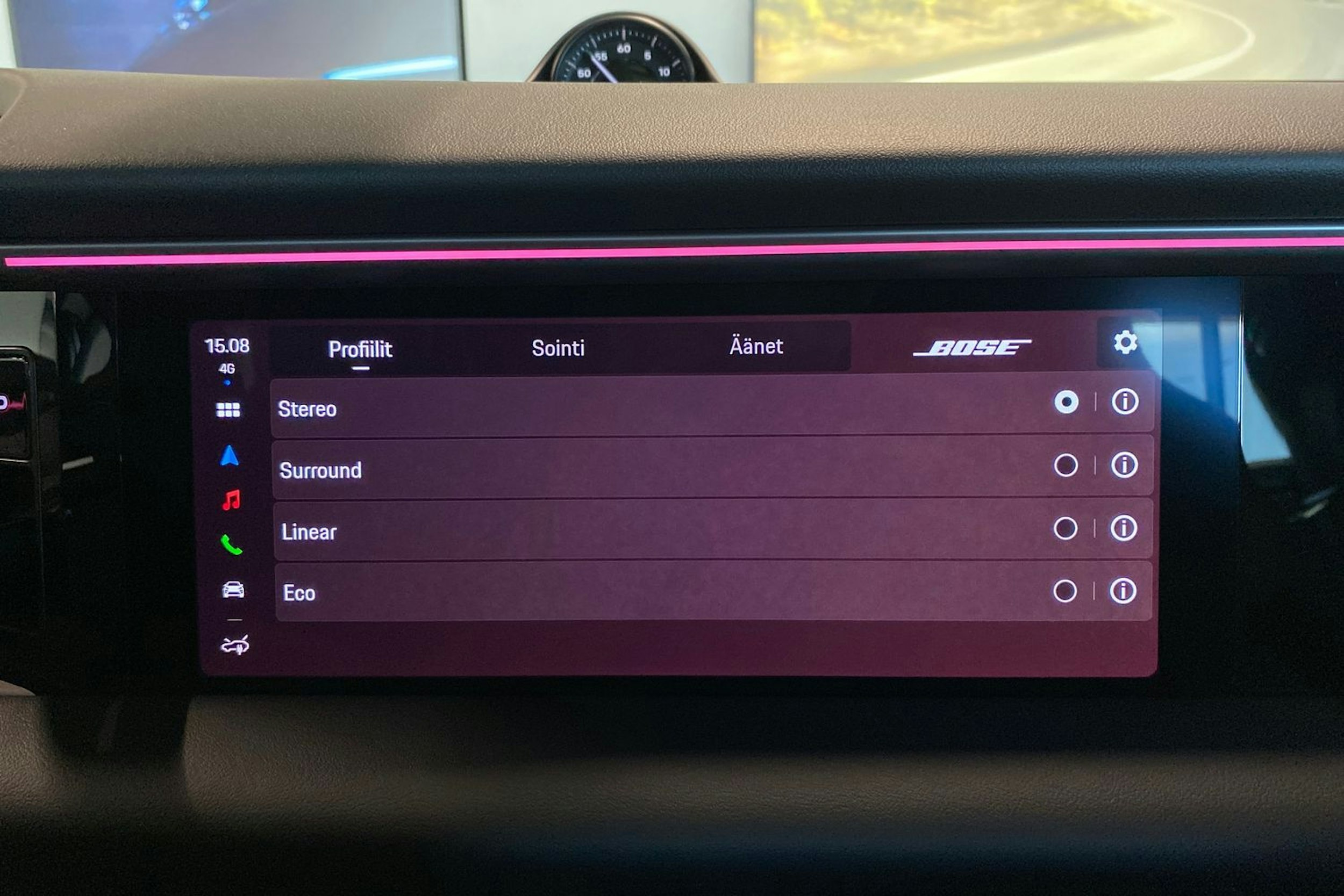 ruskea (beige) Porsche Macan 2024 kuva 29.