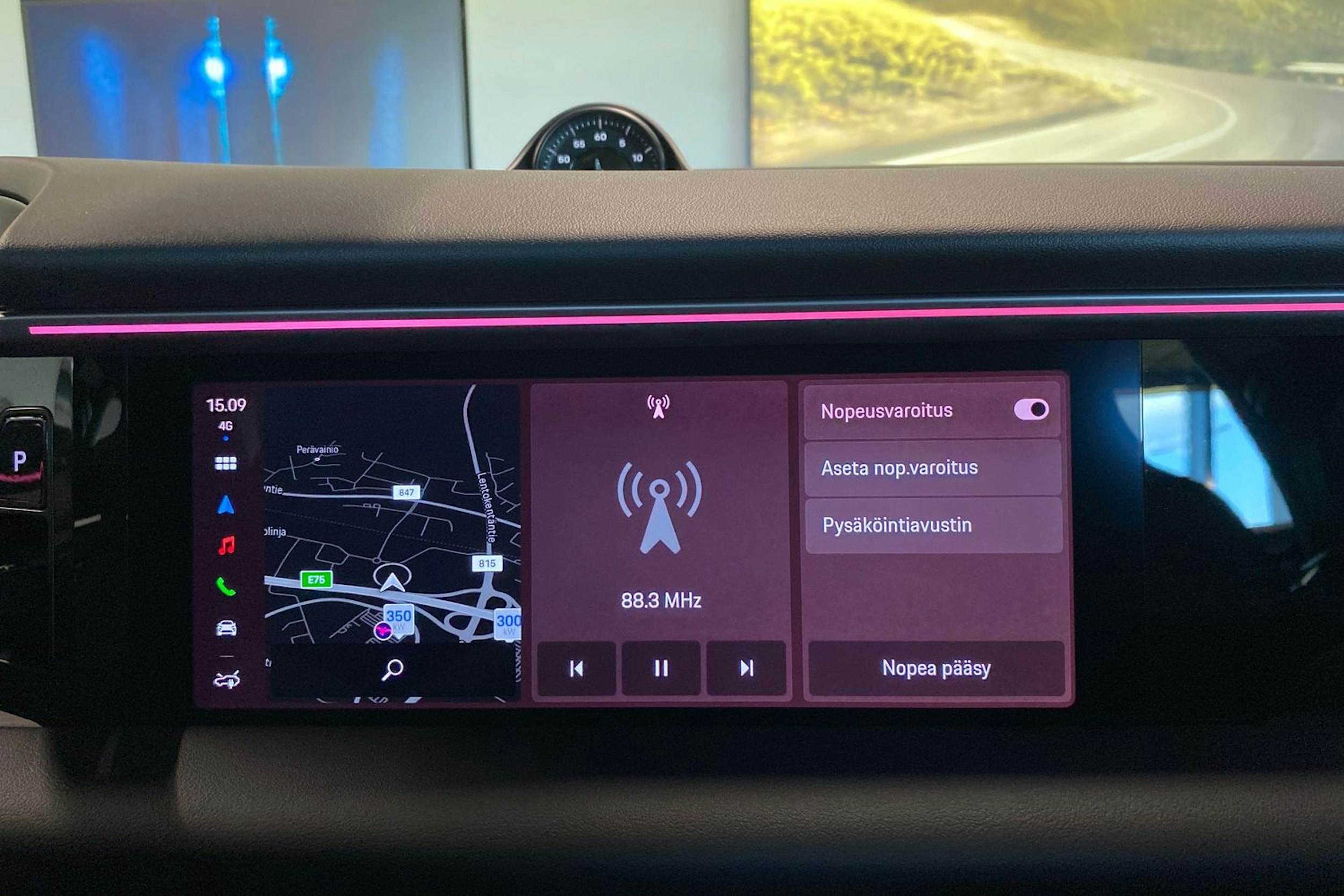 ruskea (beige) Porsche Macan 2024 kuva 30.