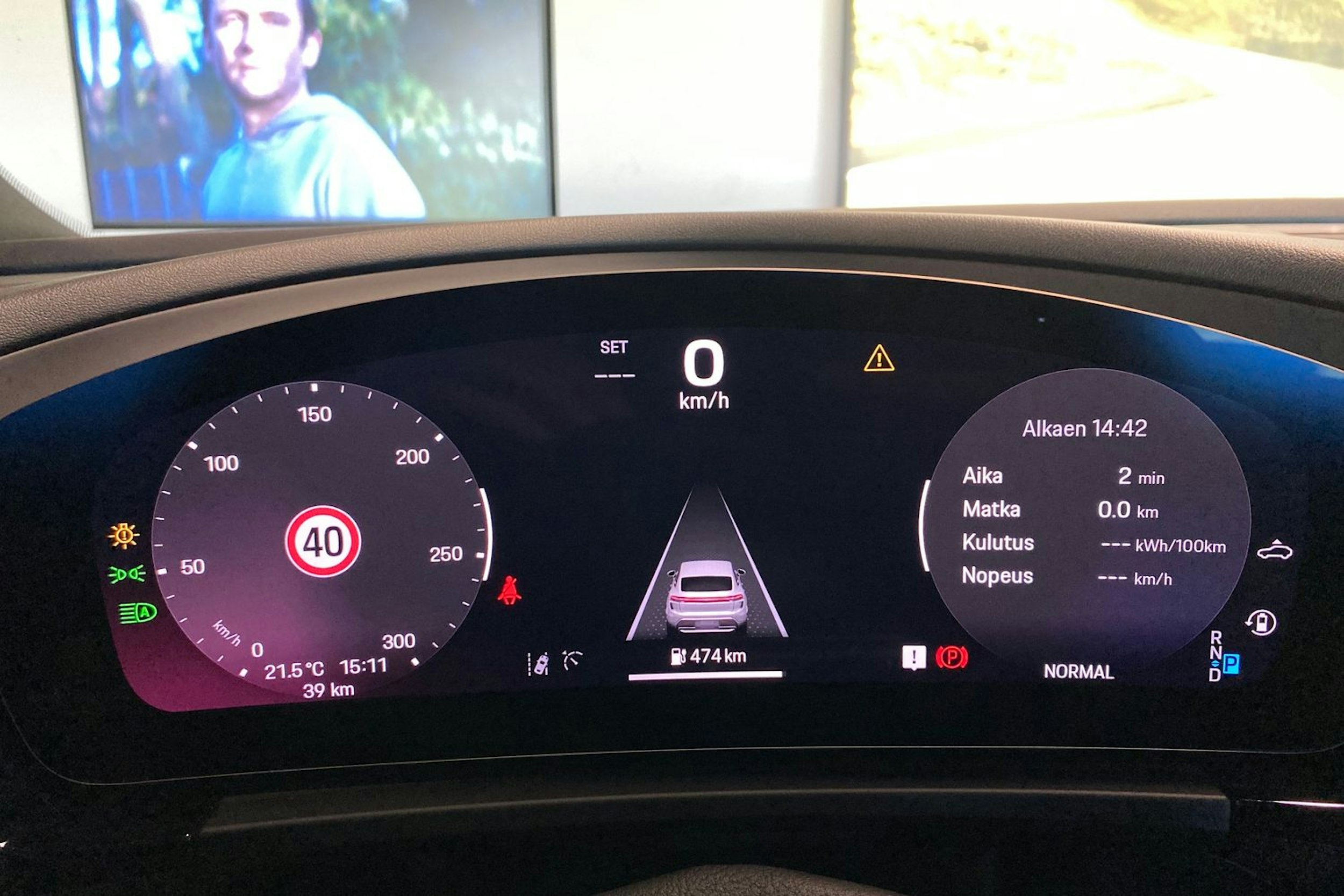 ruskea (beige) Porsche Macan 2024 kuva 33.