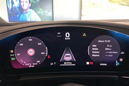ruskea (beige) Porsche Macan 2024 kuva 33.