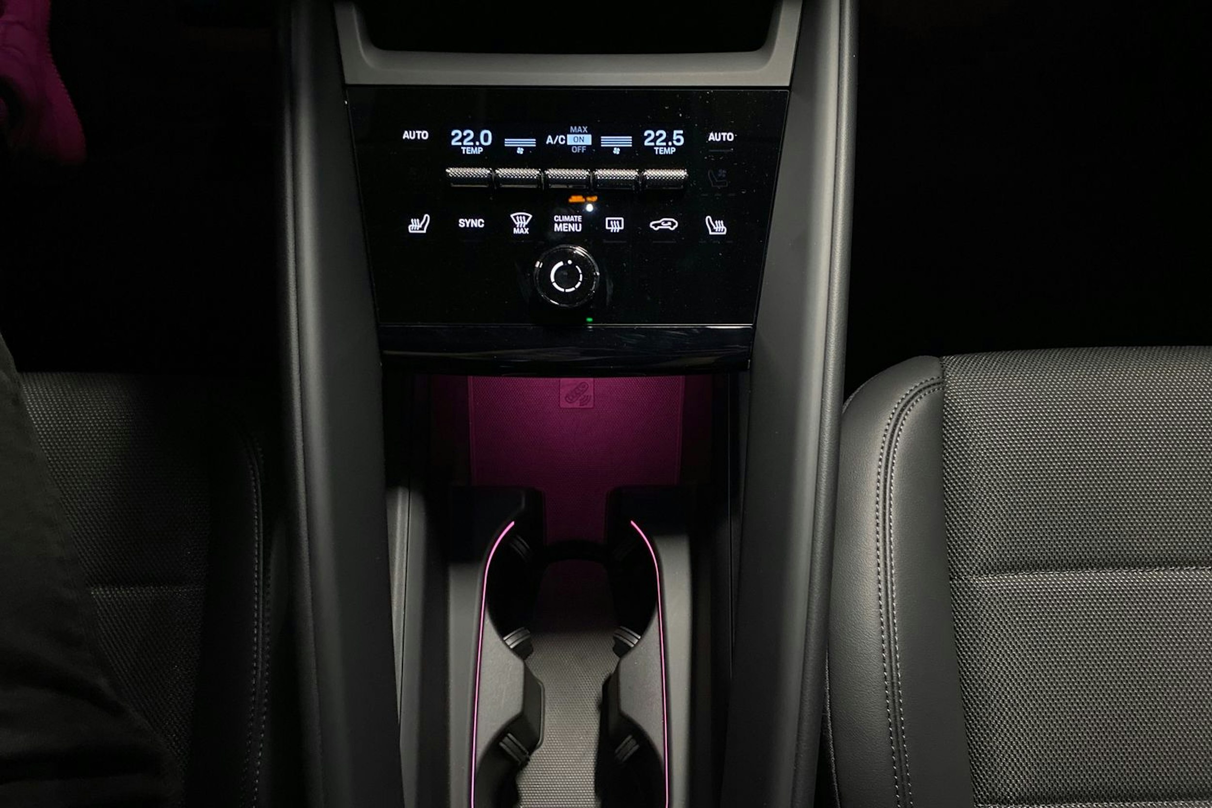 ruskea (beige) Porsche Macan 2024 kuva 35.