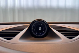 musta Porsche Macan 2024 kuva 14.
