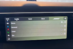 musta Porsche Macan 2024 kuva 15.
