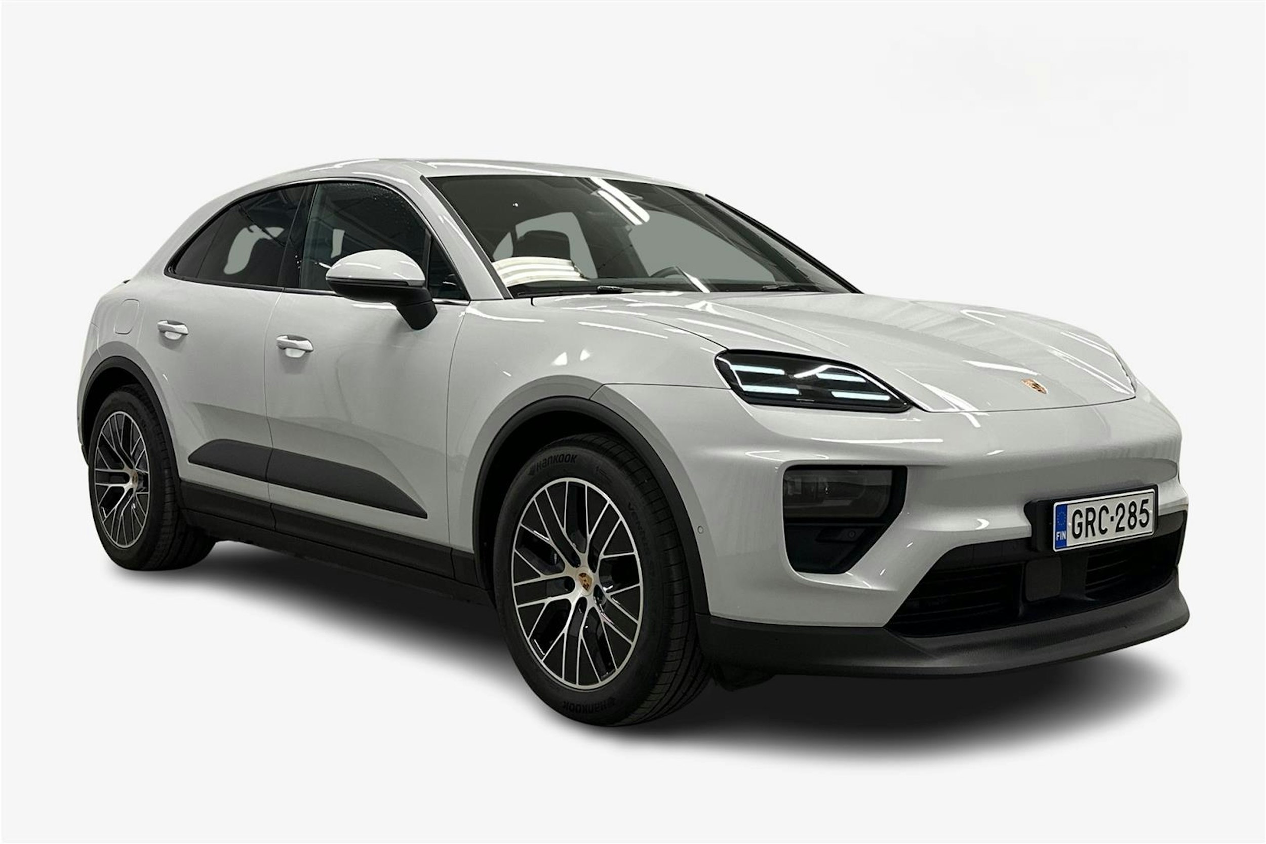 harmaa Porsche Macan 2024 kuva 1.
