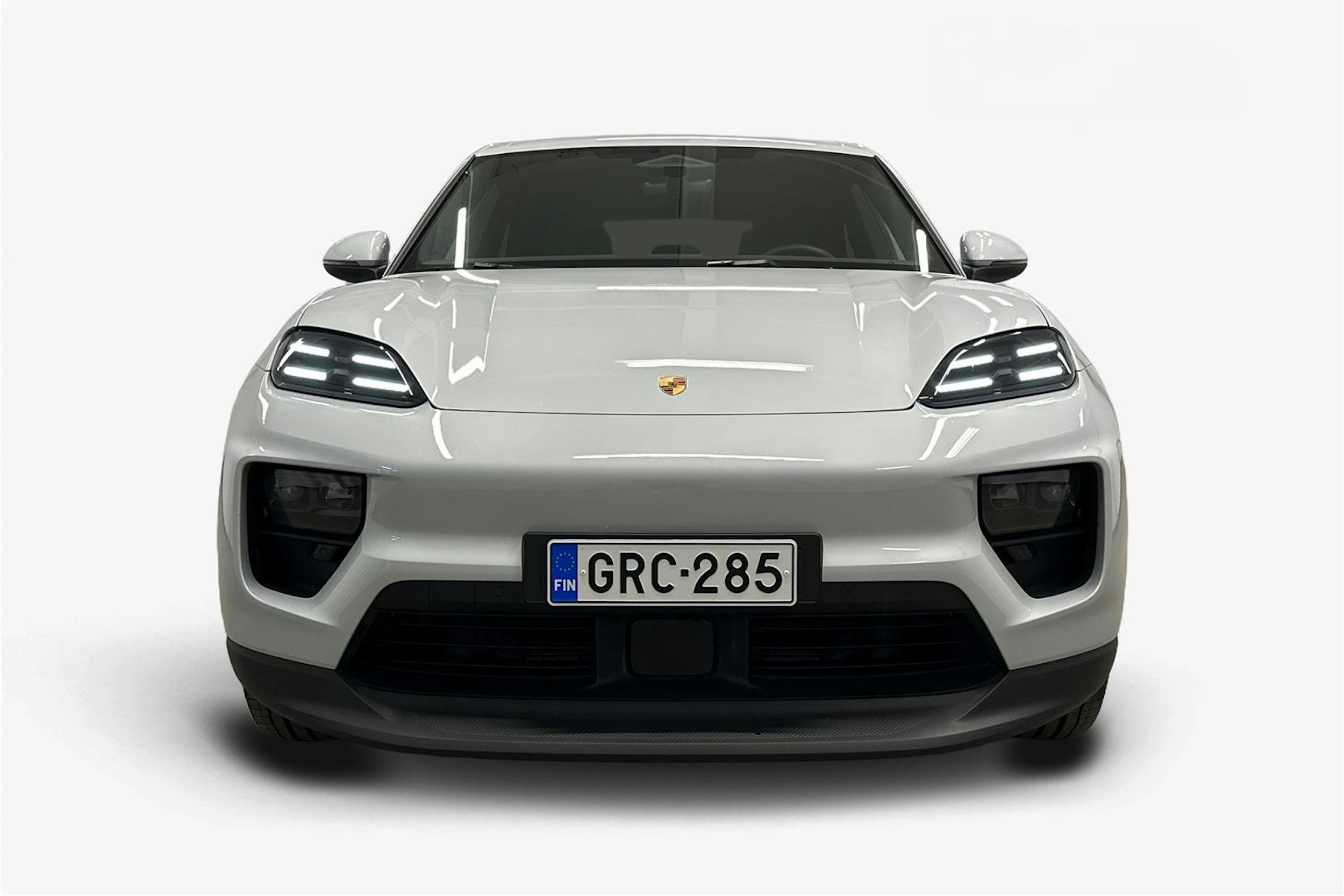 harmaa Porsche Macan 2024 kuva 3.