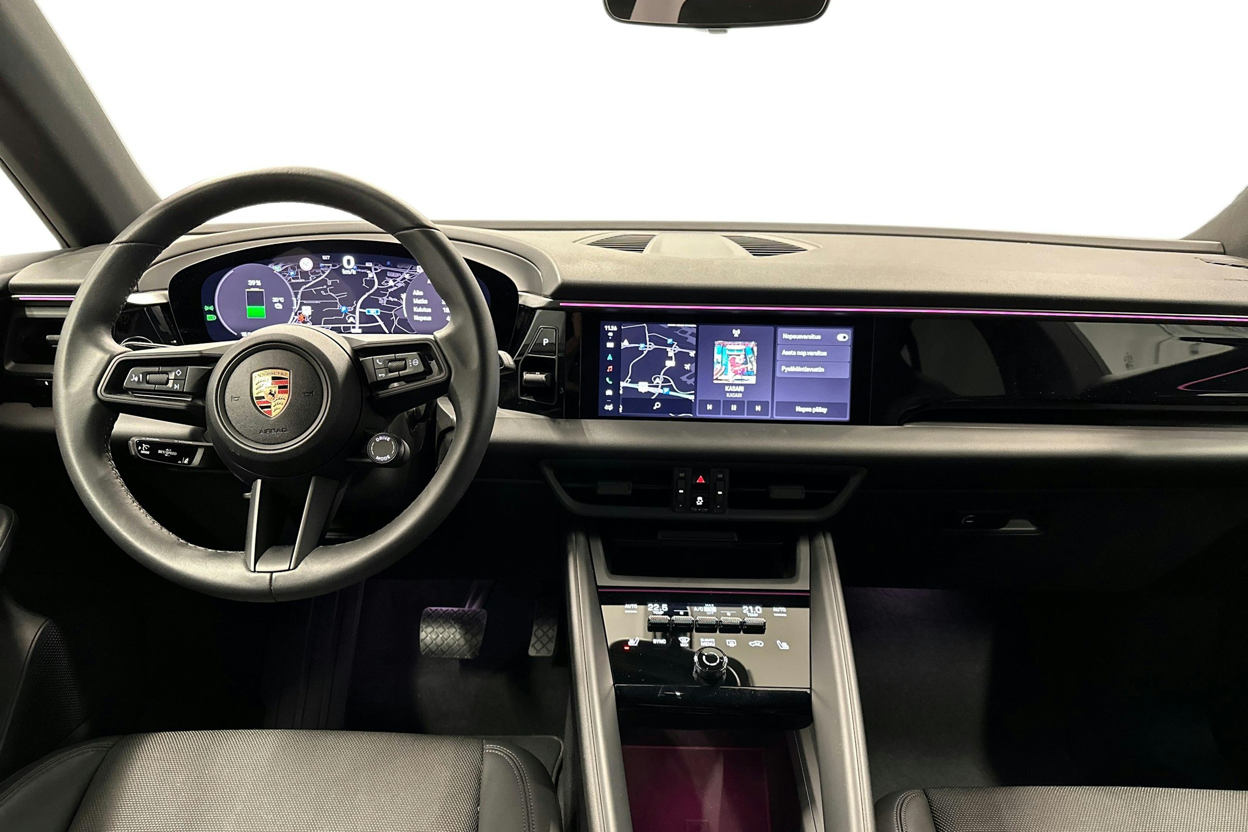 harmaa Porsche Macan 2024 kuva 7.