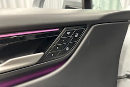 harmaa Porsche Macan 2024 kuva 24.