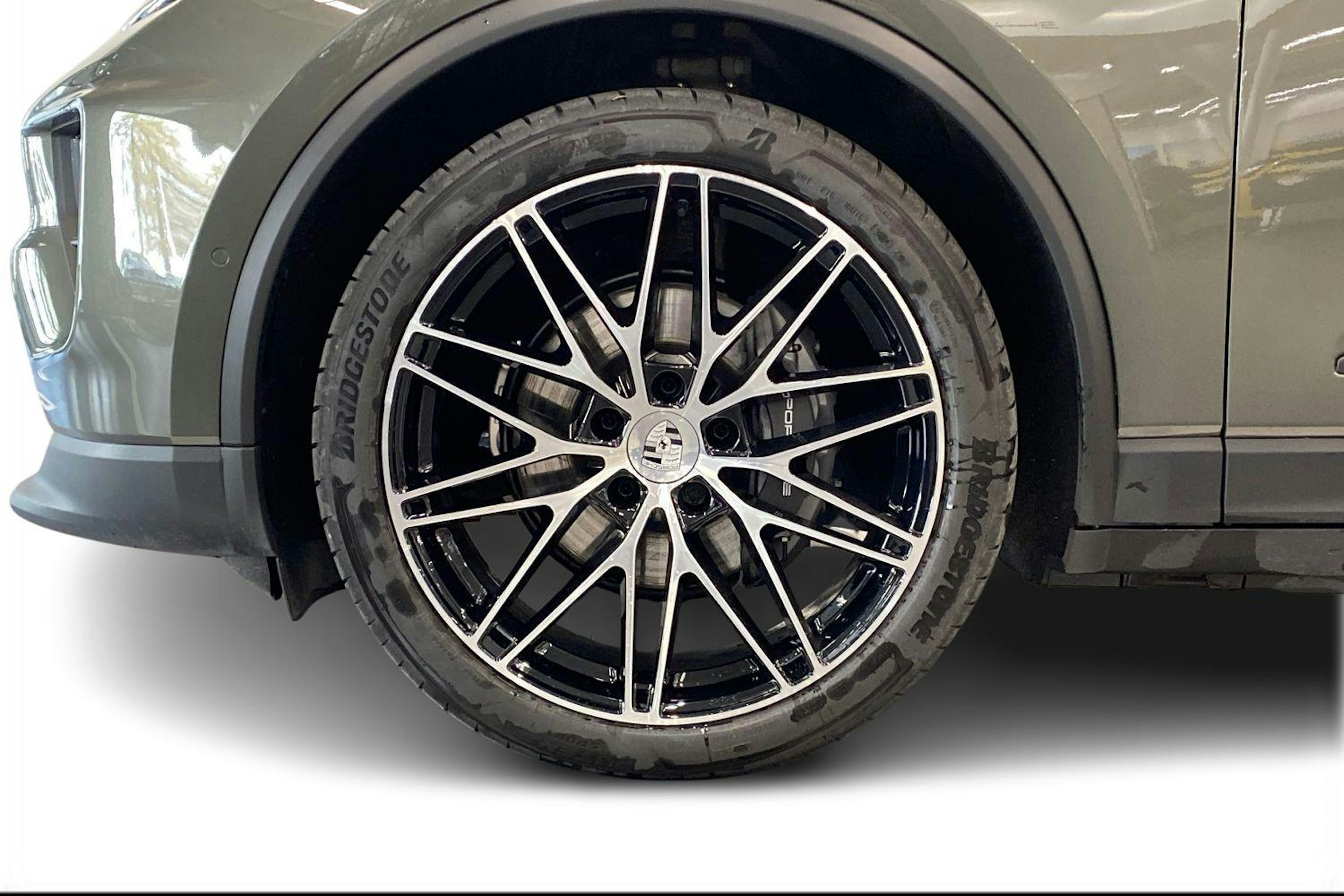 met. vihreä Porsche Macan 2024 kuva 9.