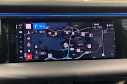 met. vihreä Porsche Macan 2024 kuva 16.