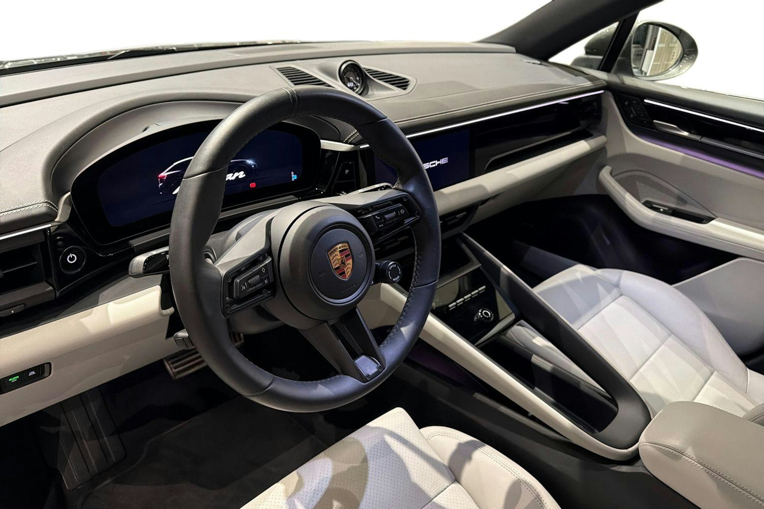 vihreä Porsche Macan 2024 kuva 6.