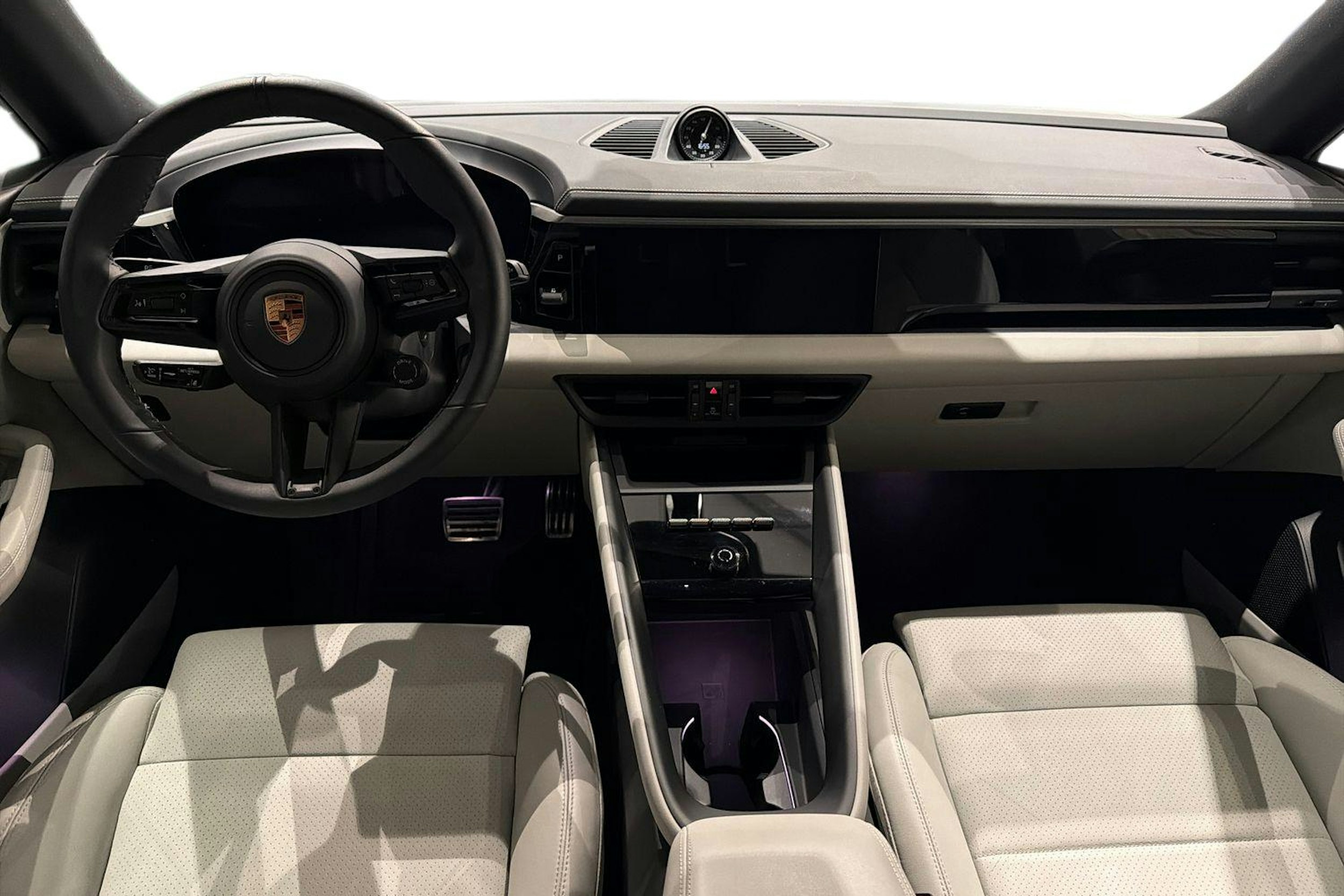 vihreä Porsche Macan 2024 kuva 7.