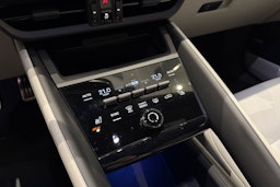 vihreä Porsche Macan 2024 kuva 21.