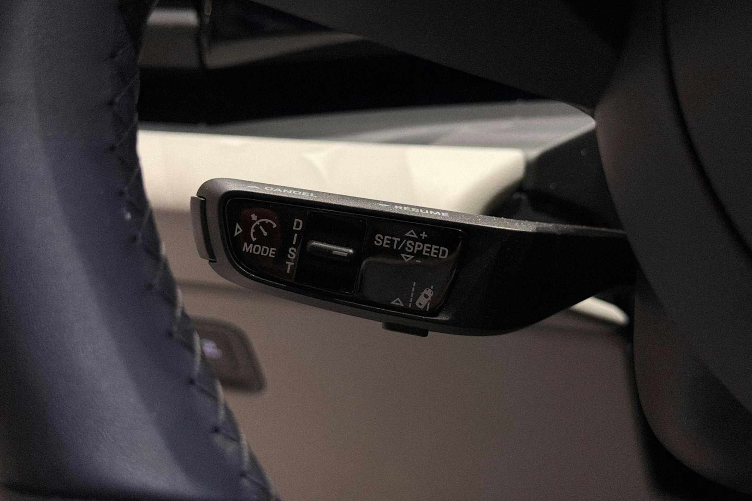 vihreä Porsche Macan 2024 kuva 25.