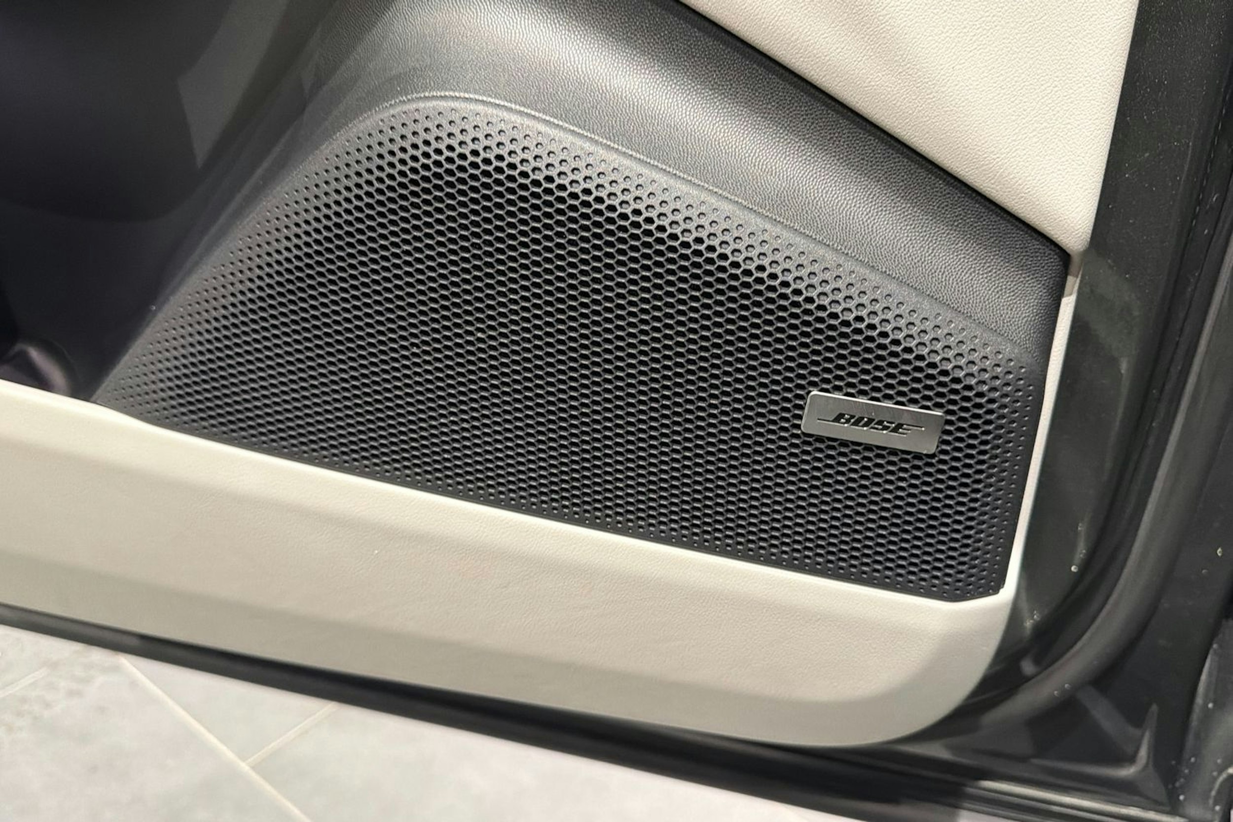 vihreä Porsche Macan 2024 kuva 27.