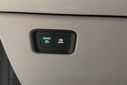 vihreä Porsche Macan 2024 kuva 28.