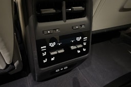 vihreä Porsche Macan 2024 kuva 31.