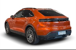 oranssi Porsche Macan 2024 kuva 2.