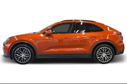 oranssi Porsche Macan 2024 kuva 5.