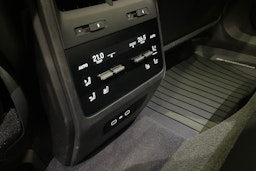 oranssi Porsche Macan 2024 kuva 10.